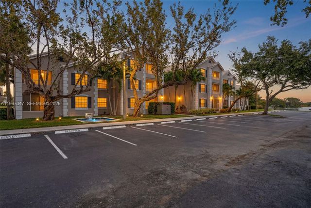 2841 N Oakland Forest Drive 110, Oakland Park, FL 33309
