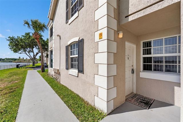 2841 N Oakland Forest Drive 110, Oakland Park, FL 33309