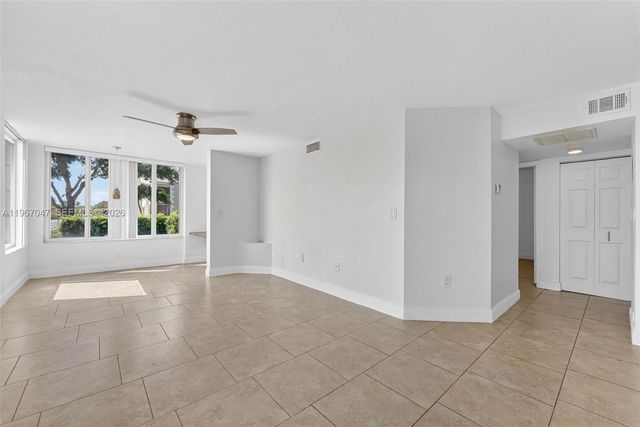 2841 N Oakland Forest Drive 110, Oakland Park, FL 33309