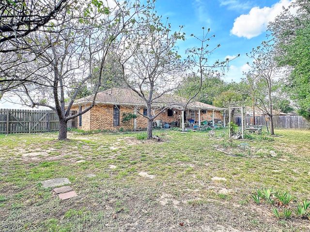 2307 Crystal Drive, Athens, TX 75751