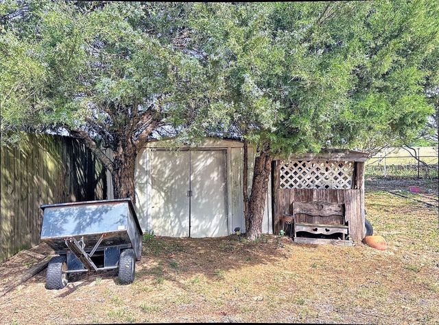 2307 Crystal Drive, Athens, TX 75751