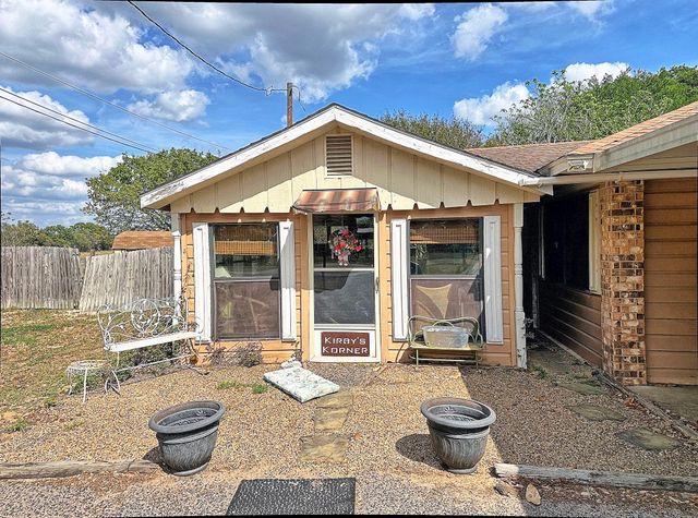 2307 Crystal Drive, Athens, TX 75751