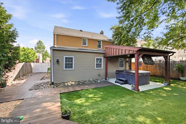 2135 ARMSTRONG AVE, Morton, PA 19070
