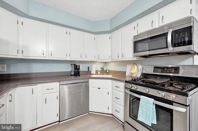 2135 ARMSTRONG AVE, Morton, PA 19070
