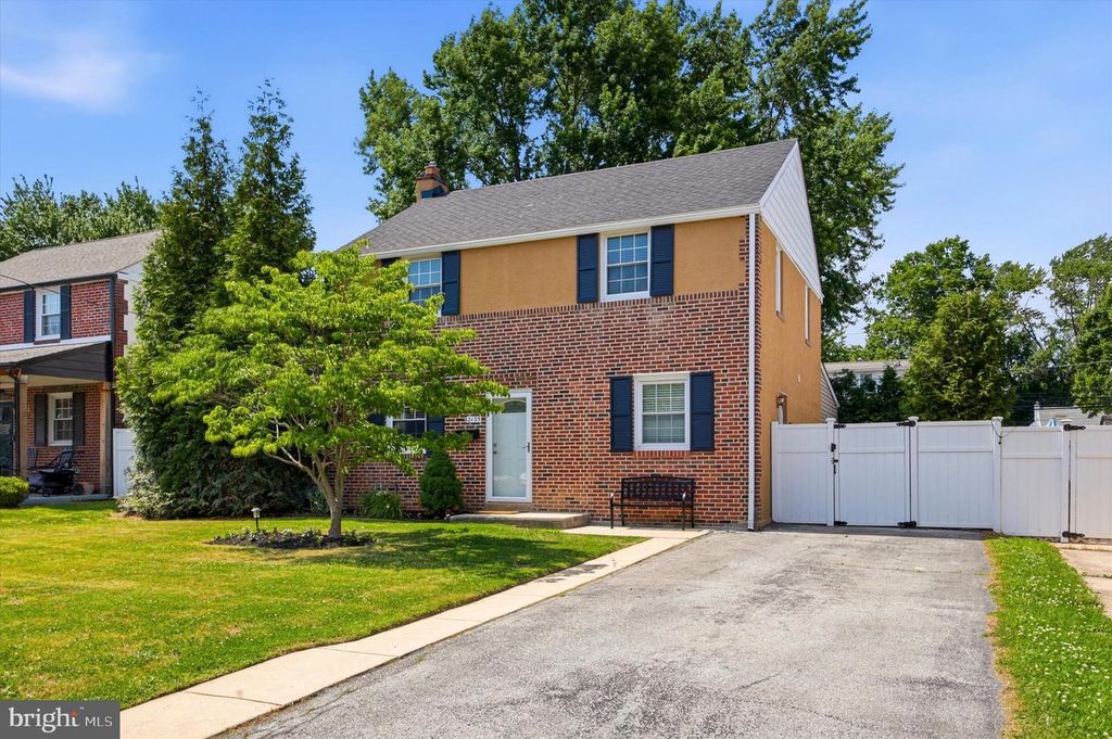 2135 ARMSTRONG AVE, Morton, PA 19070