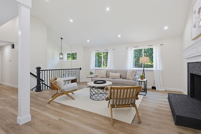 33 Copper Ln, Holliston, MA 01746