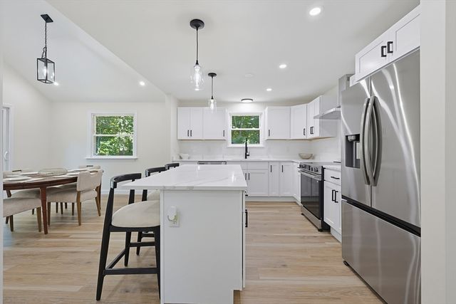 33 Copper Ln, Holliston, MA 01746