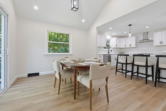 33 Copper Ln, Holliston, MA 01746