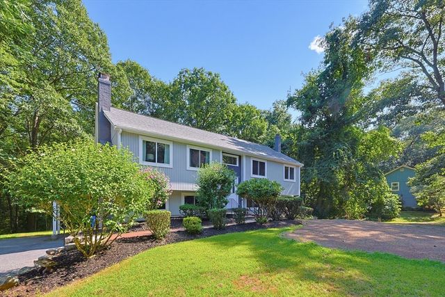 33 Copper Ln, Holliston, MA 01746