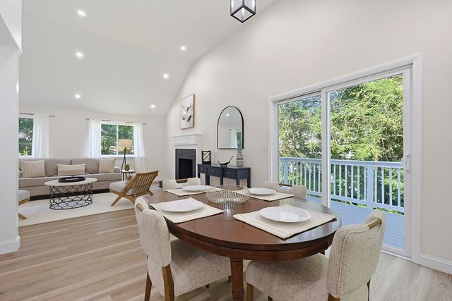 33 Copper Ln, Holliston, MA 01746