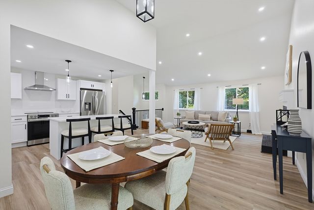 33 Copper Ln, Holliston, MA 01746
