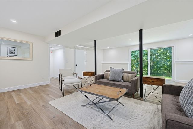33 Copper Ln, Holliston, MA 01746