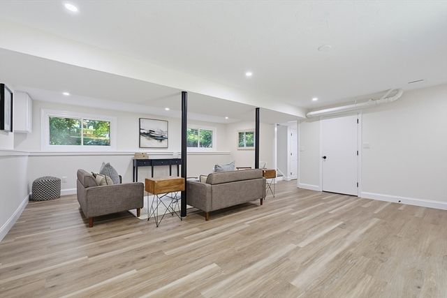 33 Copper Ln, Holliston, MA 01746