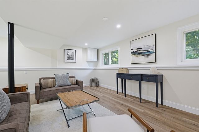 33 Copper Ln, Holliston, MA 01746