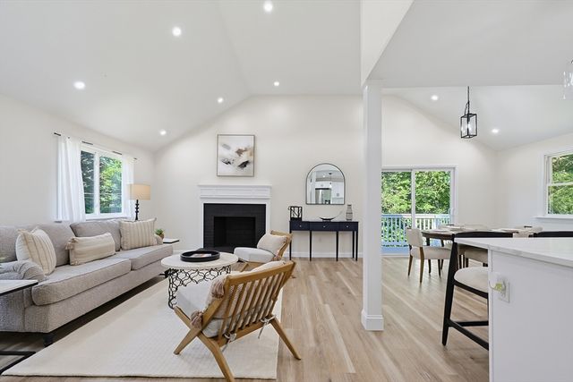 33 Copper Ln, Holliston, MA 01746