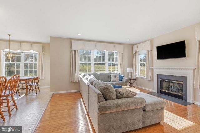 902 CHISWELL DR, Downingtown, PA 19335