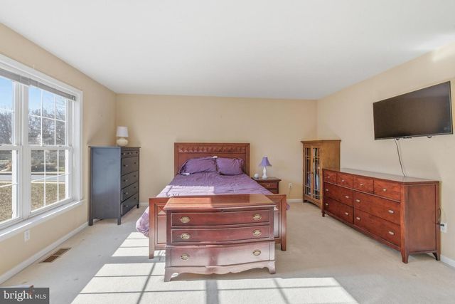 902 CHISWELL DR, Downingtown, PA 19335