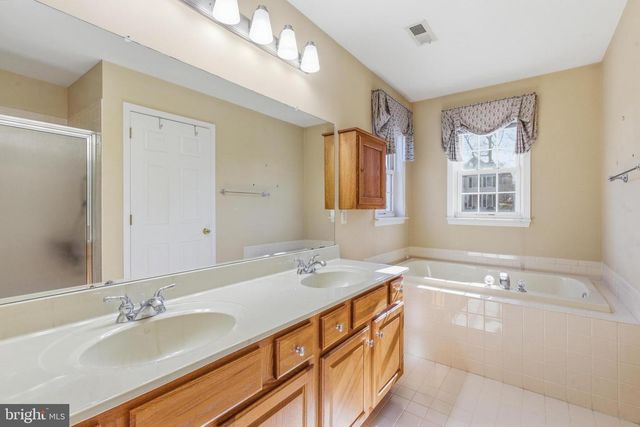 902 CHISWELL DR, Downingtown, PA 19335