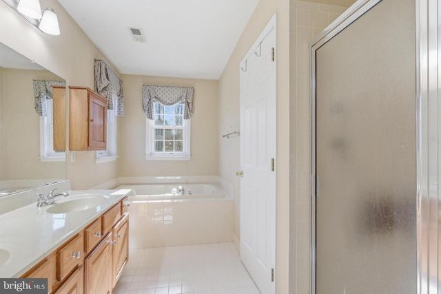 902 CHISWELL DR, Downingtown, PA 19335