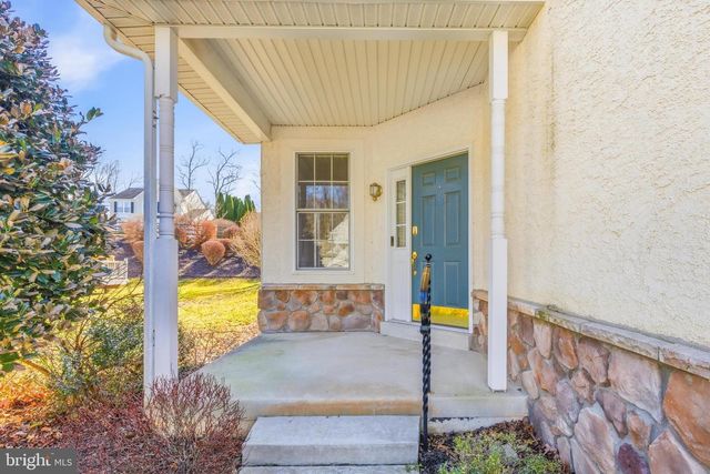 902 CHISWELL DR, Downingtown, PA 19335