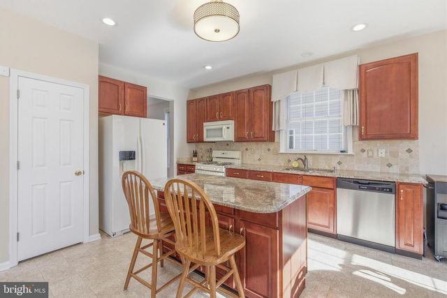 902 CHISWELL DR, Downingtown, PA 19335