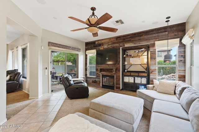 938 E Loma Vista Street, Gilbert, AZ 85295