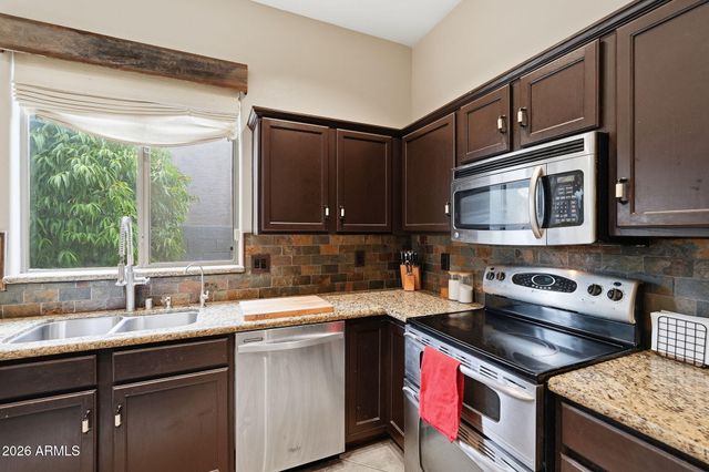 938 E Loma Vista Street, Gilbert, AZ 85295