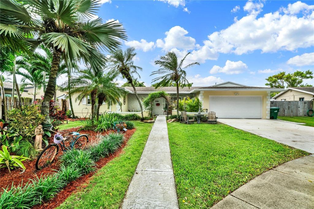 18920 SW 92nd Court, Cutler Bay, FL 33157