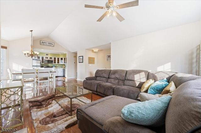 402 Porter Way, Bridgewater Twp., NJ 08807