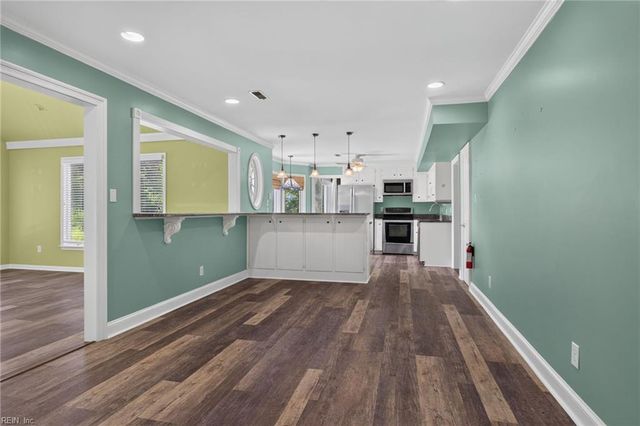 7792 Guinea RD, Hayes, VA 23072