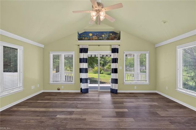7792 Guinea RD, Hayes, VA 23072