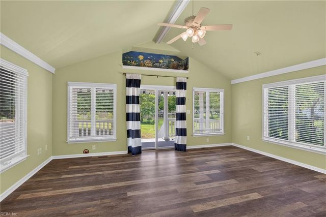 7792 Guinea RD, Hayes, VA 23072