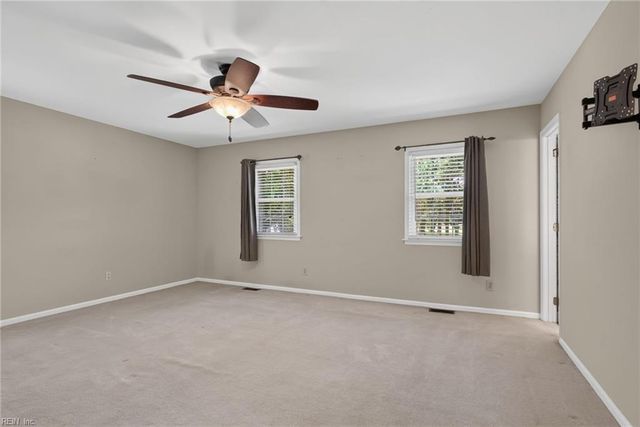 7792 Guinea RD, Hayes, VA 23072
