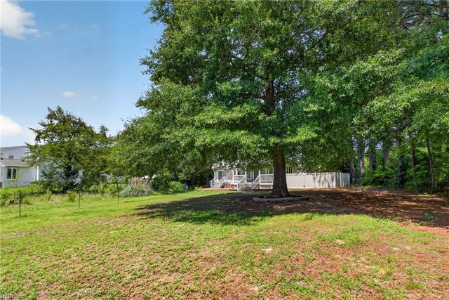 7792 Guinea RD, Hayes, VA 23072