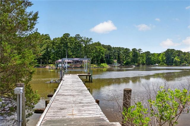 7792 Guinea RD, Hayes, VA 23072