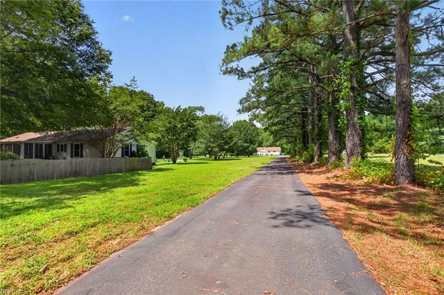 7792 Guinea RD, Hayes, VA 23072