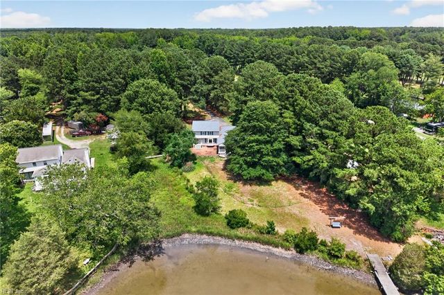 7792 Guinea RD, Hayes, VA 23072