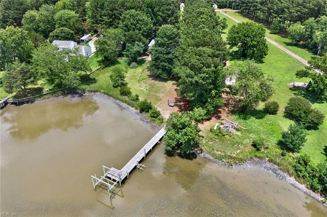 7792 Guinea RD, Hayes, VA 23072