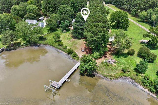 7792 Guinea RD, Hayes, VA 23072