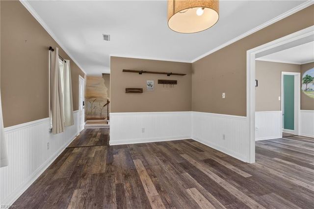 7792 Guinea RD, Hayes, VA 23072
