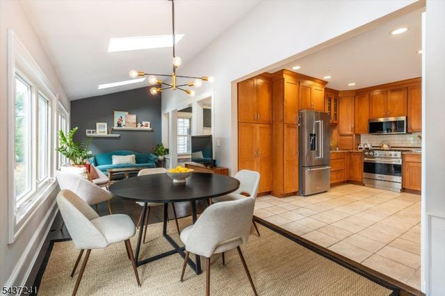 73 Hawthorne Ave, Glen Ridge Boro Twp., NJ 07028