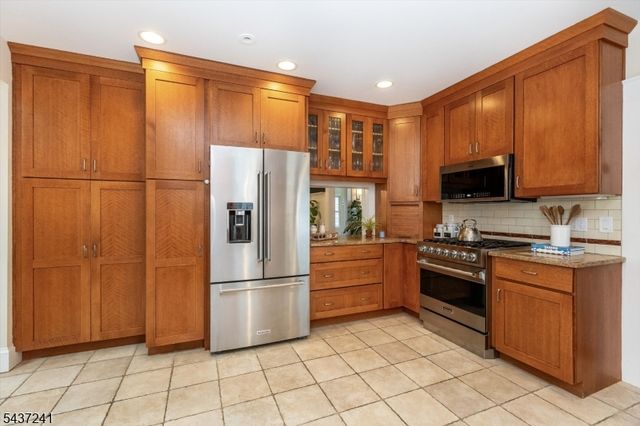 73 Hawthorne Ave, Glen Ridge Boro Twp., NJ 07028