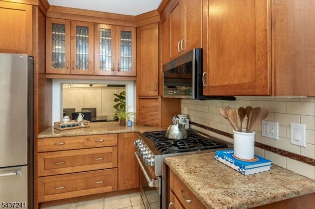 73 Hawthorne Ave, Glen Ridge Boro Twp., NJ 07028
