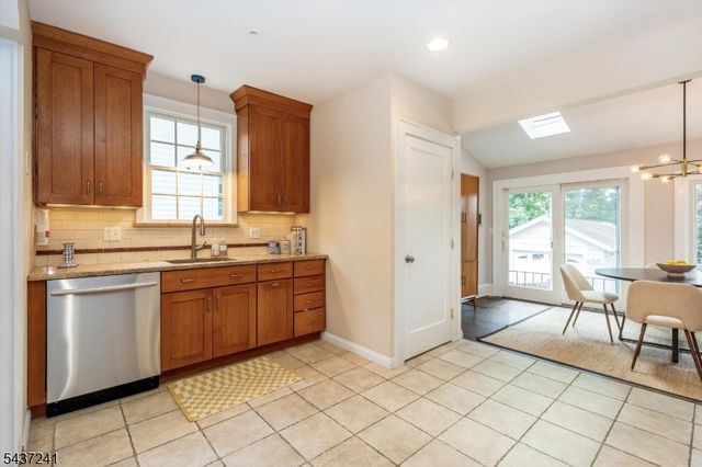 73 Hawthorne Ave, Glen Ridge Boro Twp., NJ 07028