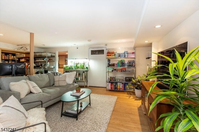 73 Hawthorne Ave, Glen Ridge Boro Twp., NJ 07028