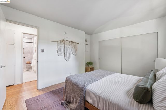 7218 Homewood Dr, Oakland, CA 94611