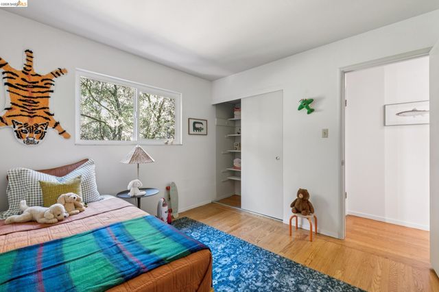7218 Homewood Dr, Oakland, CA 94611
