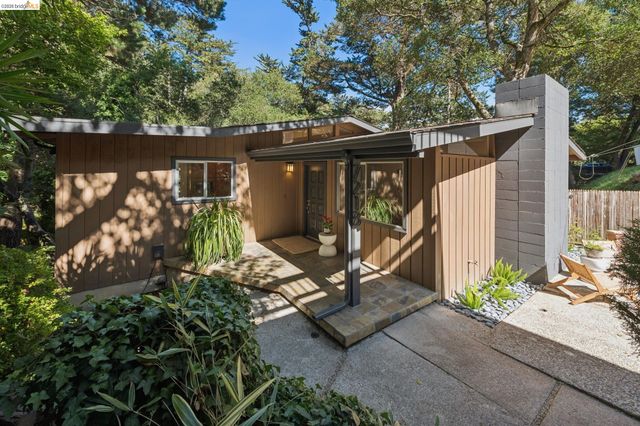 7218 Homewood Dr, Oakland, CA 94611