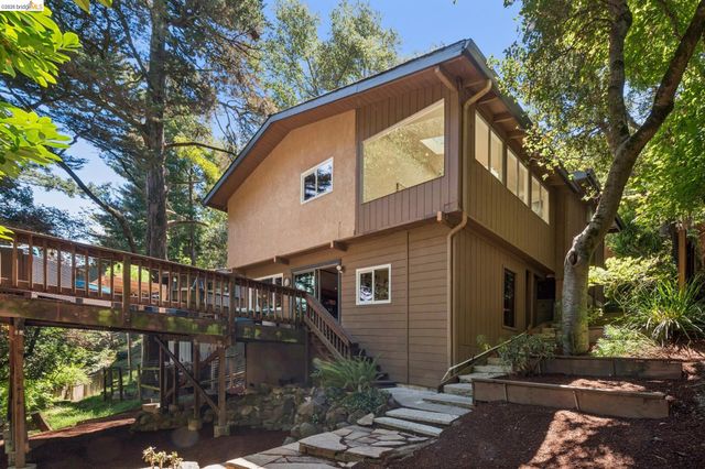 7218 Homewood Dr, Oakland, CA 94611