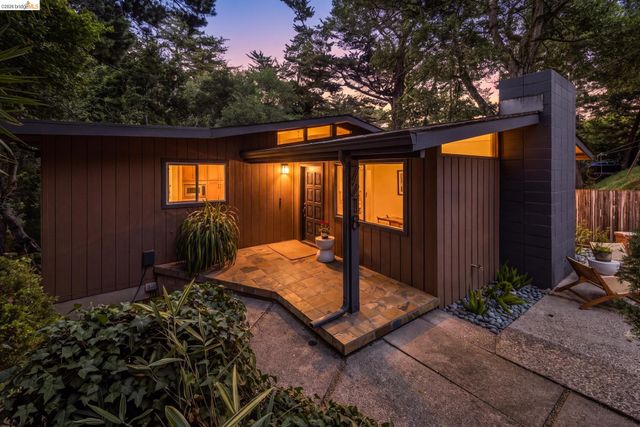 7218 Homewood Dr, Oakland, CA 94611